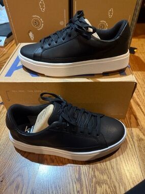 Kizik women’s Vegas size asst size new